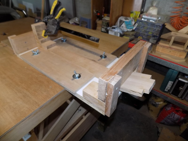 014_neck_slotting_trimming_jig.jpg